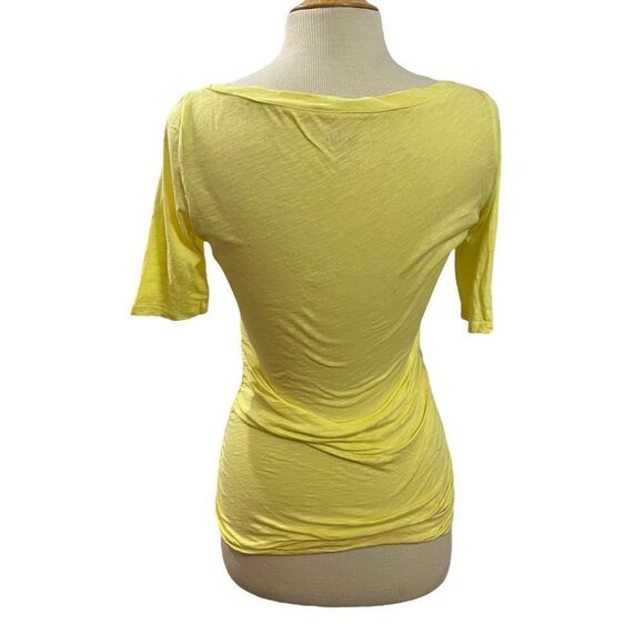 Soho Jeans New York & Company XS Yellow Short Sleeve T-Shirt Tee Ruched Sides - Picture 3 of 4